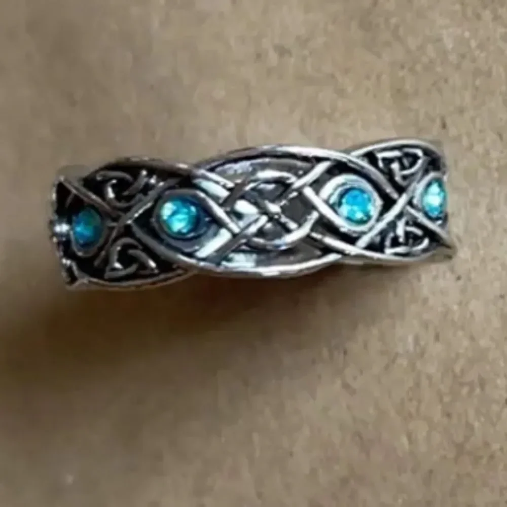 Unisex Silver Celtic Knot wolf Ring with Blue Accents sz 6